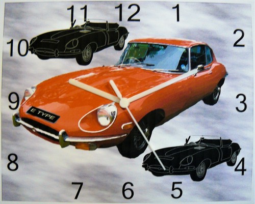 Type wall hanging - e, clock